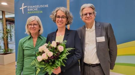 Quelle: ekma/de Vos Foto der neu gewählten Dekanin Pfarrerin Dr. Verena Schlarb