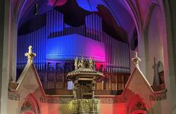 Quelle: EgidN Rainer Pochlatko Voit-Orgel in der Diakoniekirche Luther