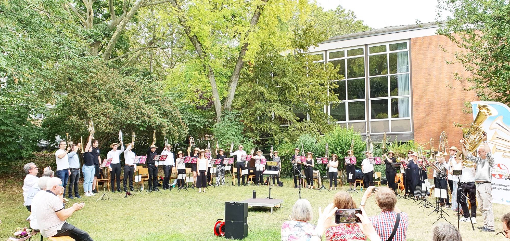 Foto mit Posaunenchor von der Matinee 2023 auf der Melanchthonwiese