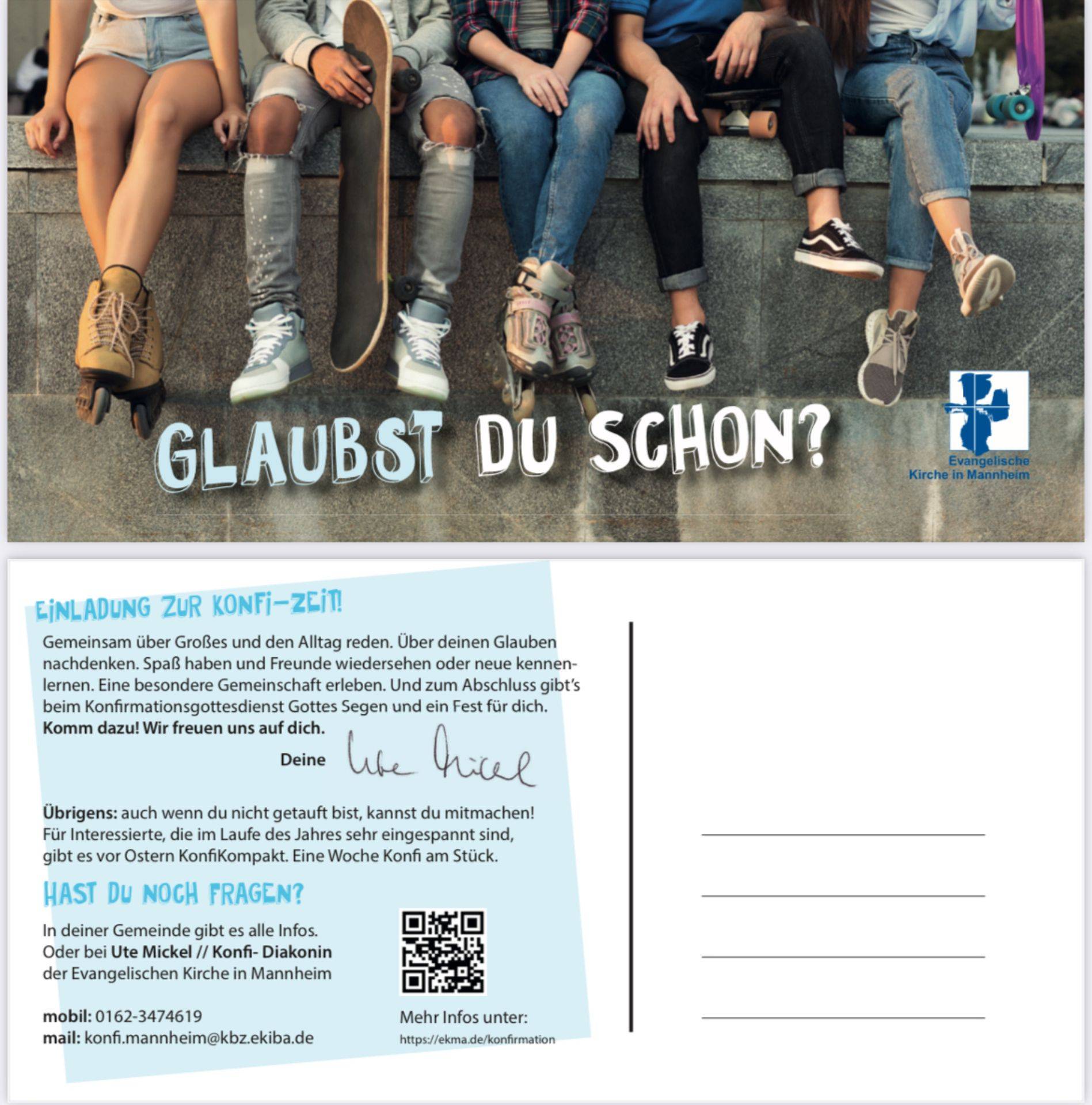 Baumelnde Beine  von auf einer Mauer sitzenden  Jugendlichen mit dem Schriftzug drüber: Glaubst Du schon und erste Infos für den neuen Konfijahrgang
