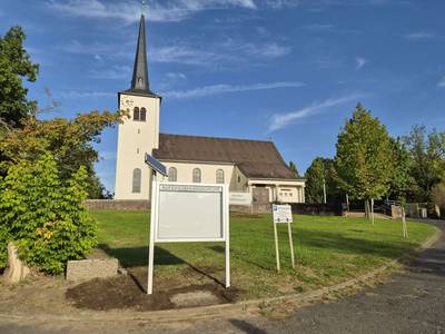 Schautafel mit Auferstehungskirche